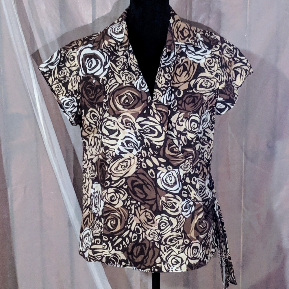 Tape Measure Size 14 Brown Roses Wrap Top